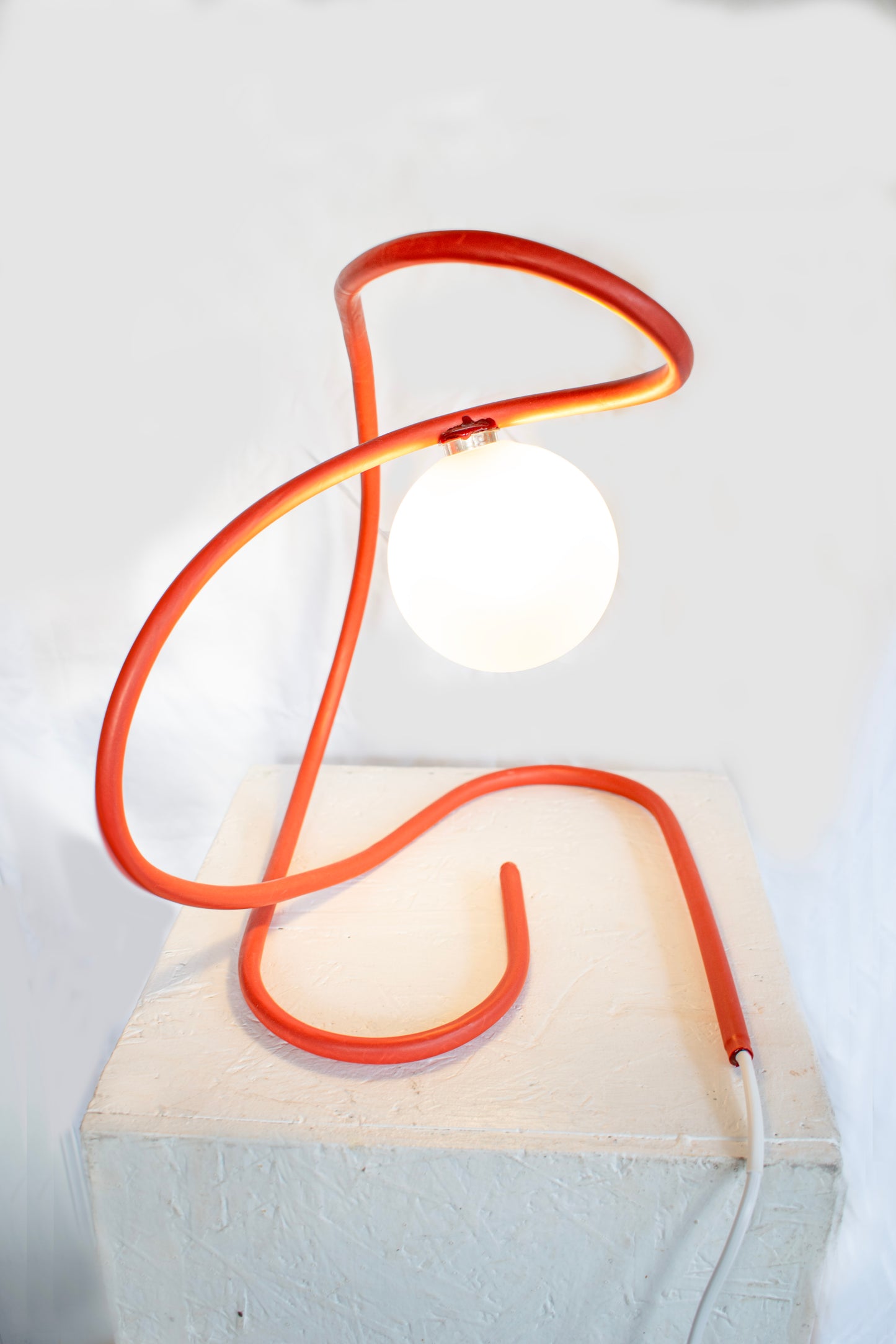 Red Thalia | Large Sculptural Table Lamp