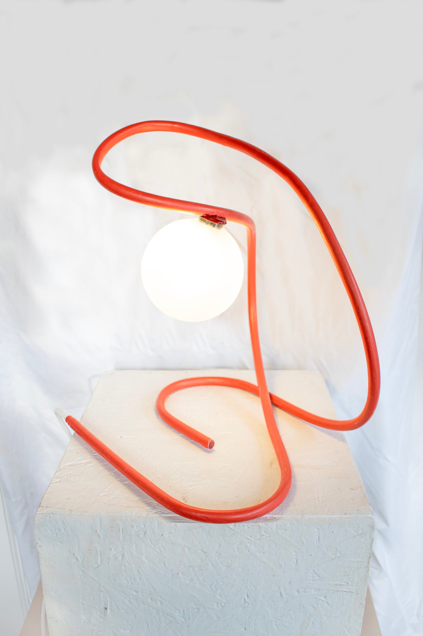Red Thalia | Large Sculptural Table Lamp