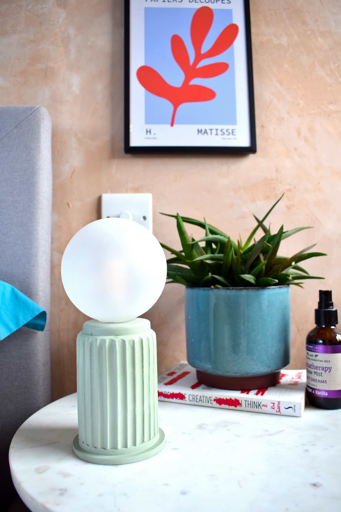 Green Adeera | Dimmable Round Table Lamp