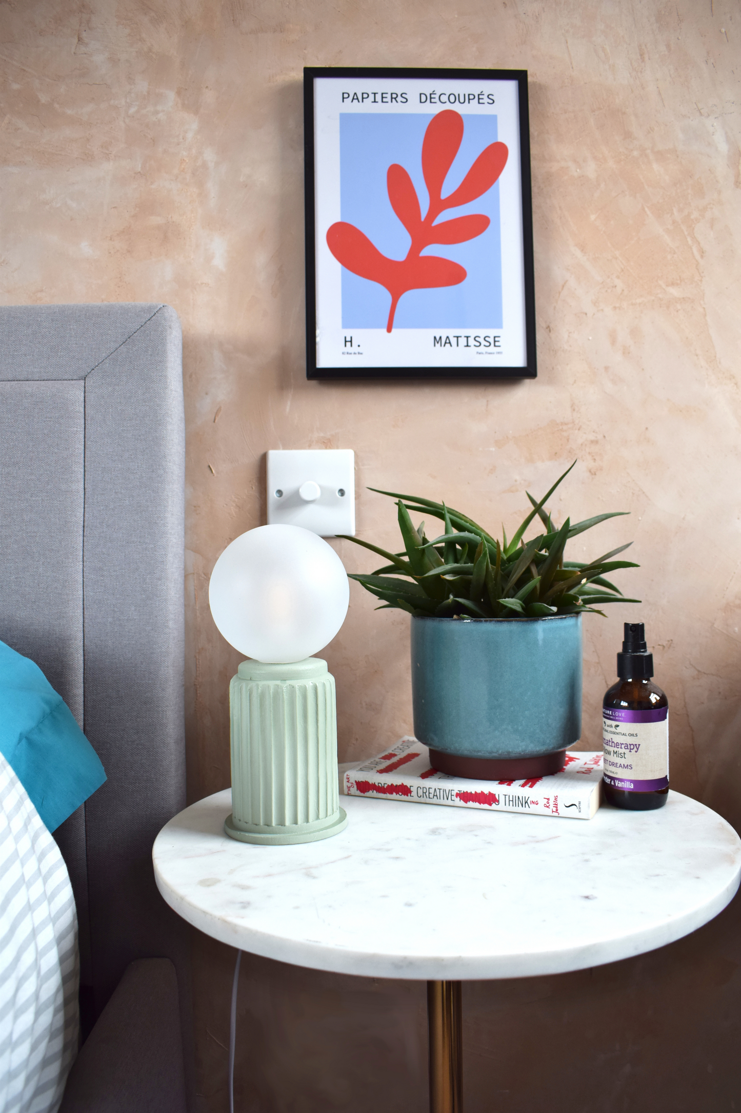 Green Adeera | Dimmable Round Table Lamp