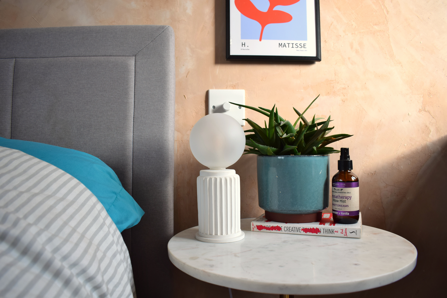 White Adeera | Dimmable Round Table Lamp