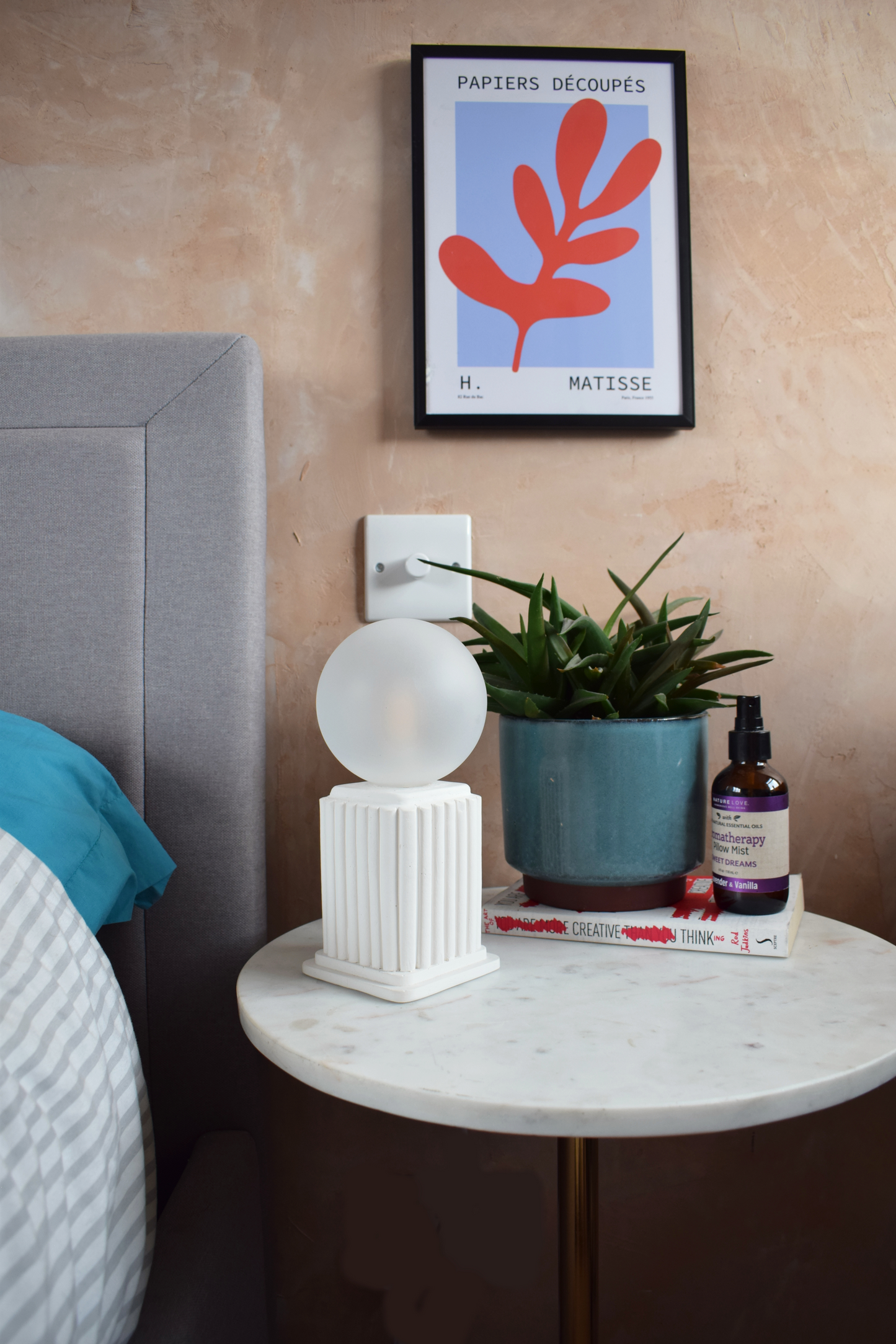 White Heera | Modern Scandi Dimmable Table Lamp