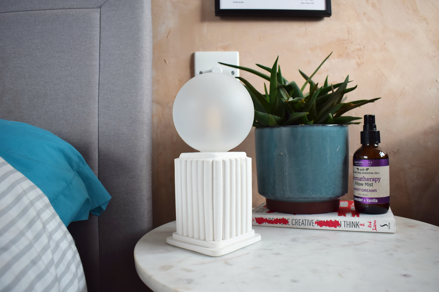 White Heera | Modern Scandi Dimmable Table Lamp