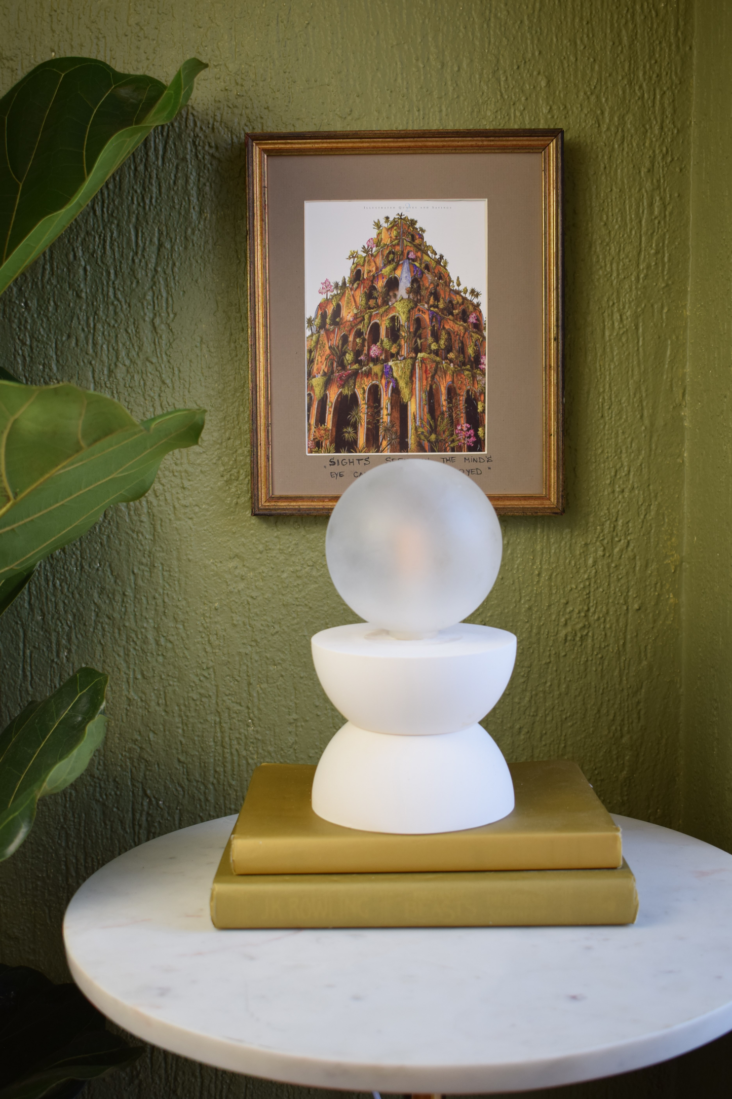 White Sandi | Minimalistic Sand-Clock Shaped Table Lamp