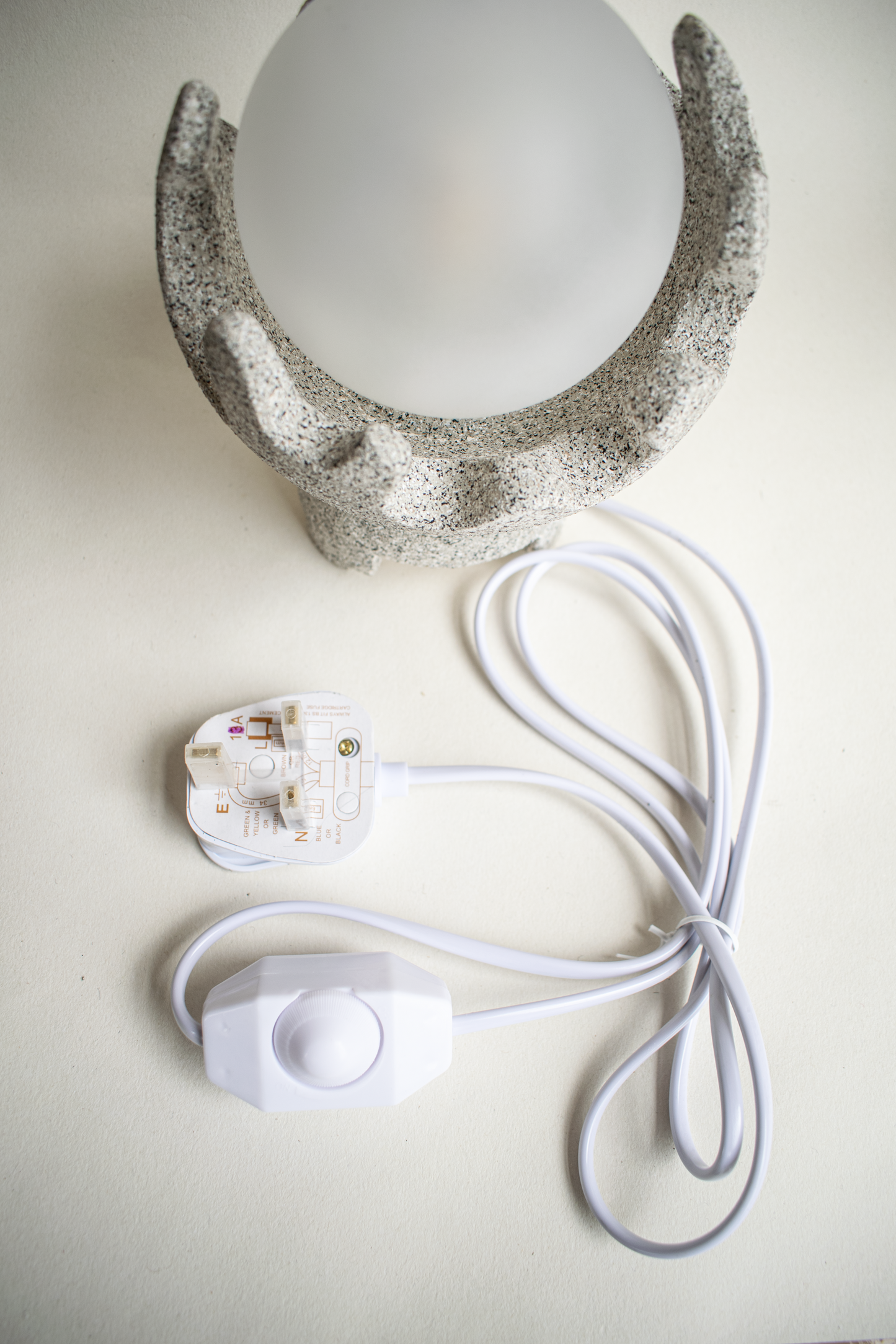 Grey Cora - Small Modern Table Lamp with Curvy Textured Base and Round Glass Light Shade, Dimmable Bedside Desk Lamp