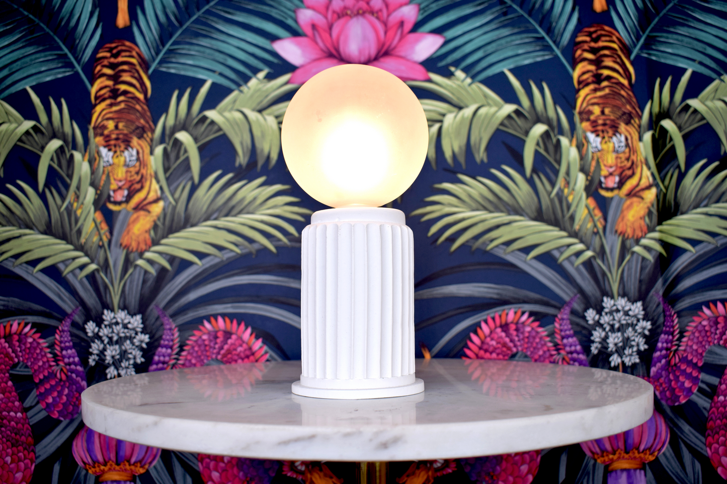 White Adeera | Dimmable Round Table Lamp