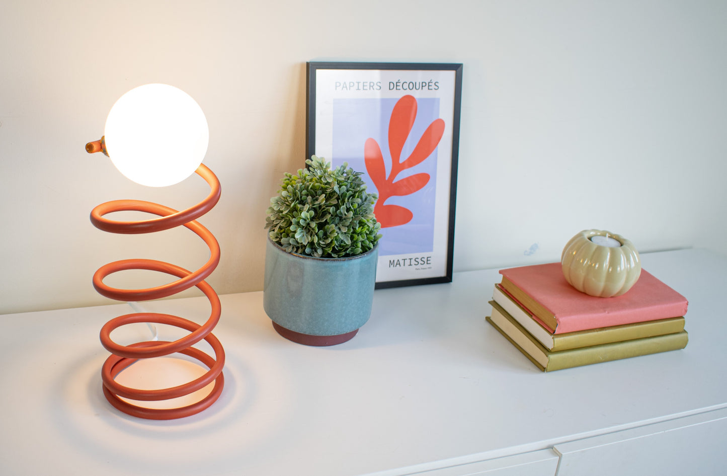 Unique Round Spring Table Lamp in Red Colour