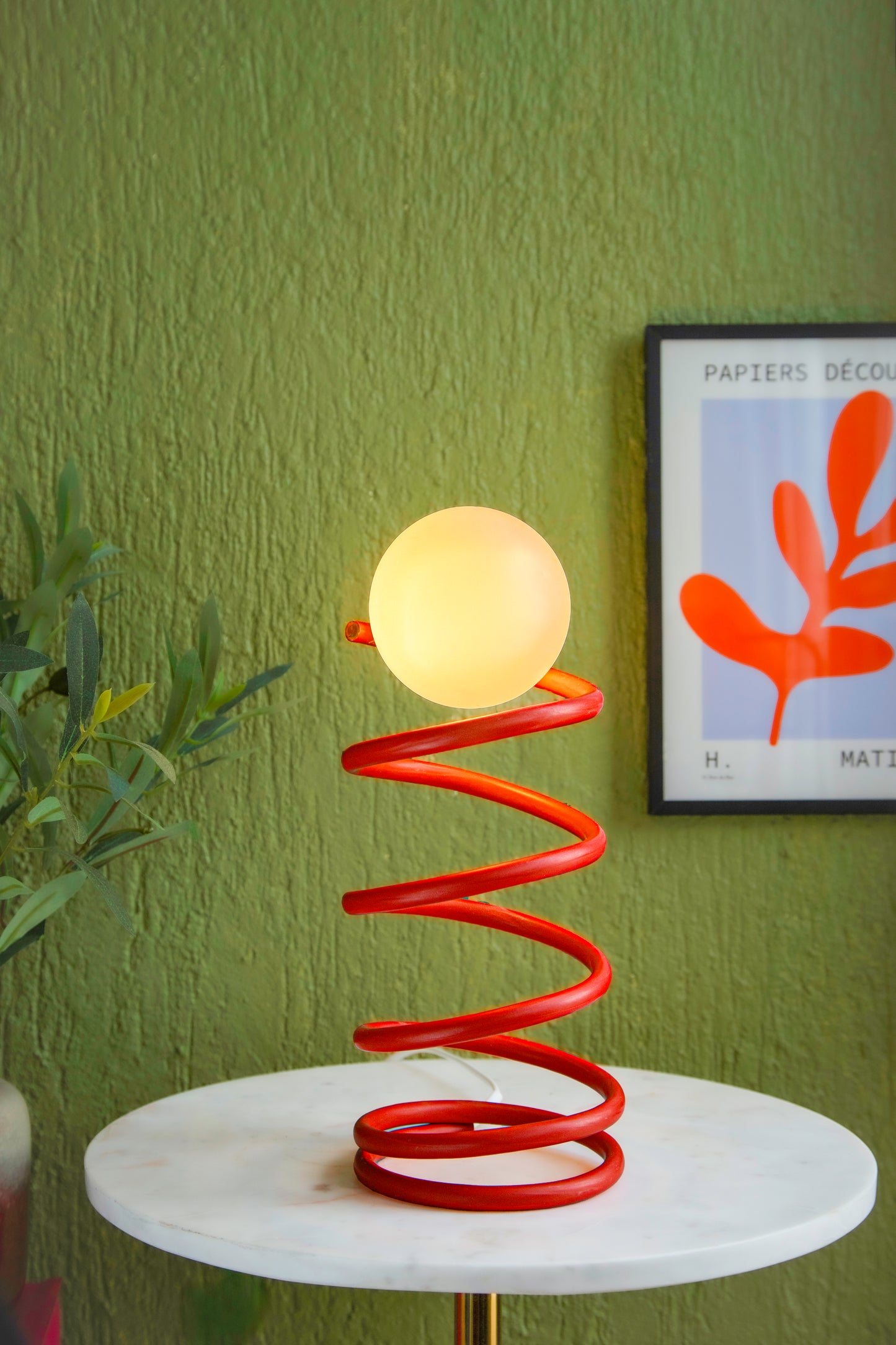 Unique Round Spring Table Lamp in Red Colour