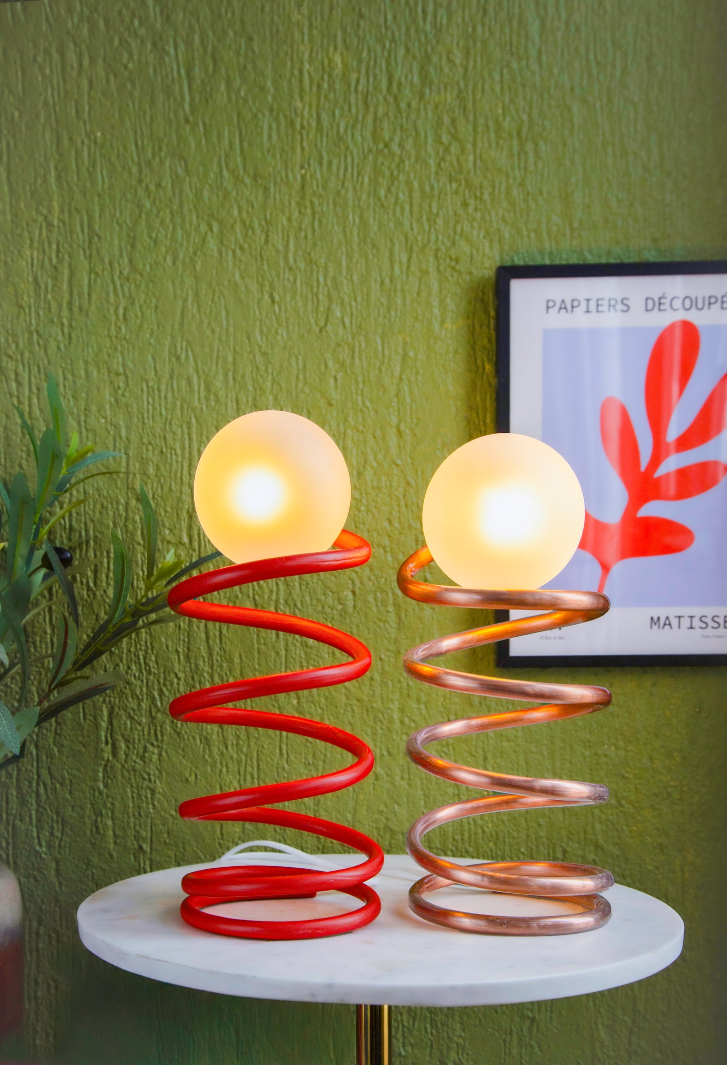 Unique Round Spring Table Lamp in Red Colour