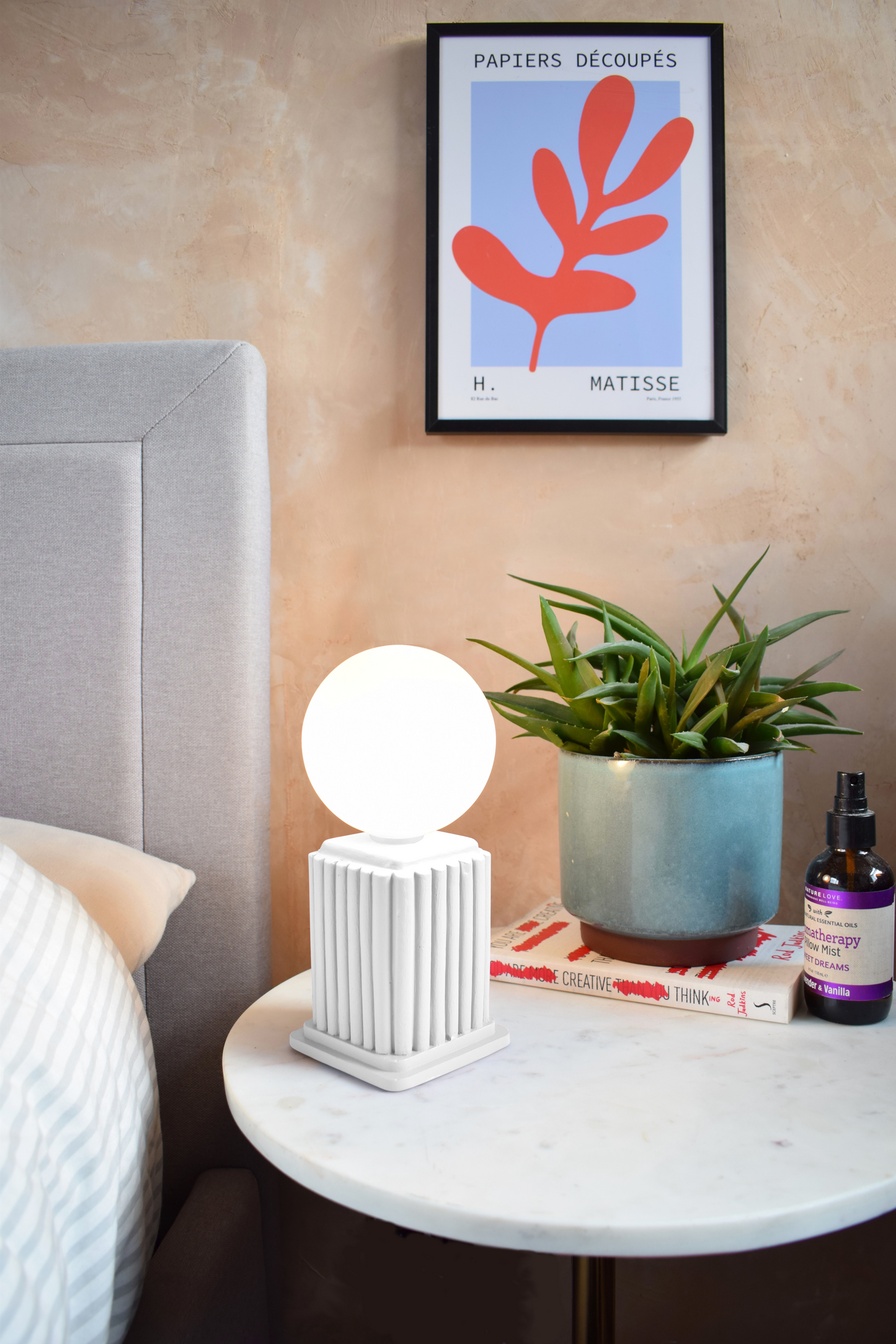 White Heera | Modern Scandi Dimmable Table Lamp