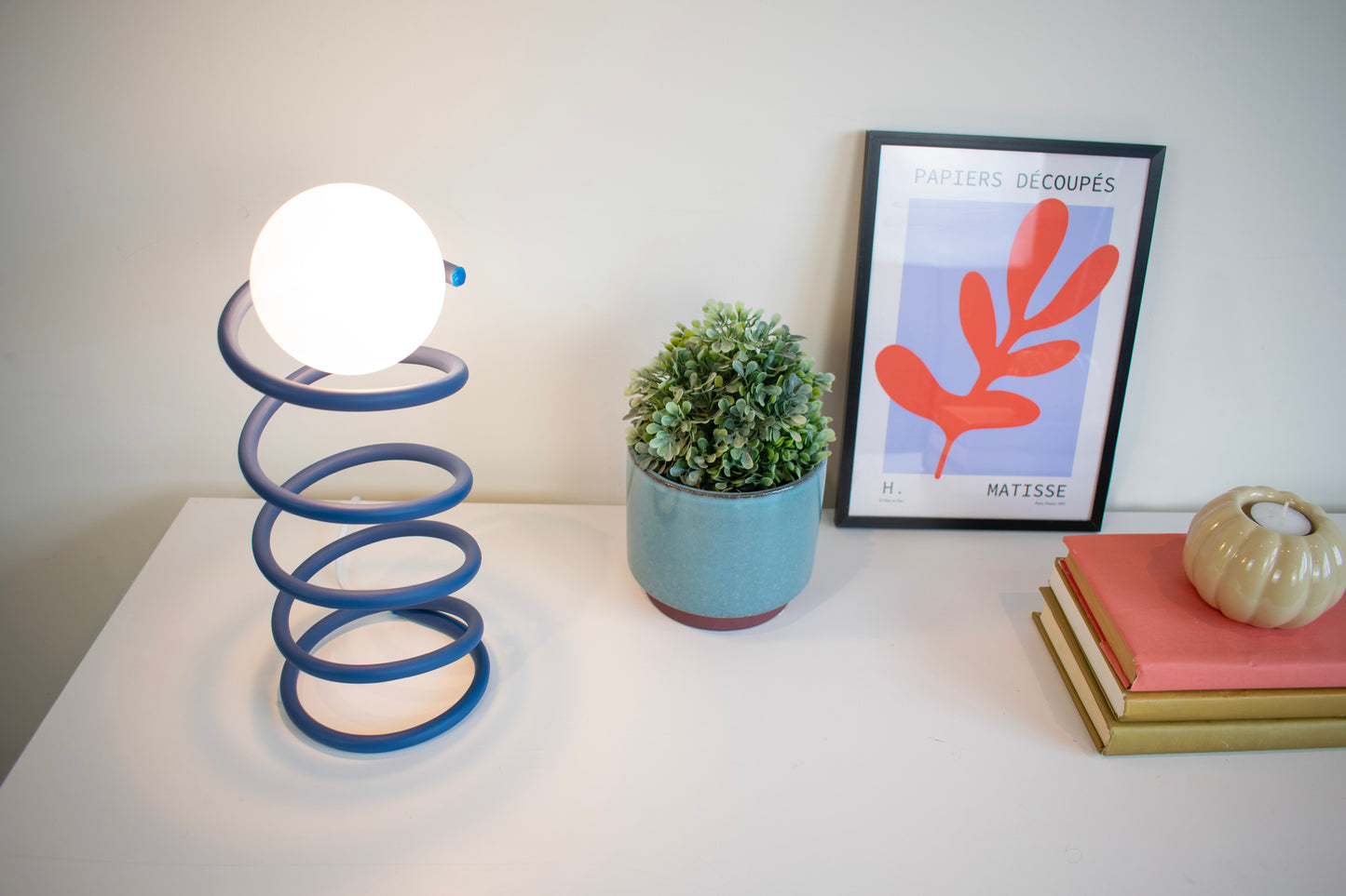 Unique Round Spring Table Lamp in Blue Colour